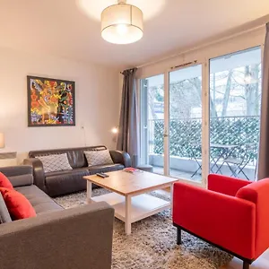 https://superbe-appart-proche-gares-terrasse-et-parking.lillehotels.org